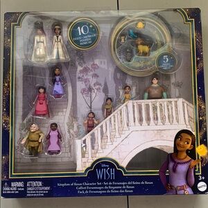 BNIB Disney's Wish Kingdom of Rosas Character Small Doll Set